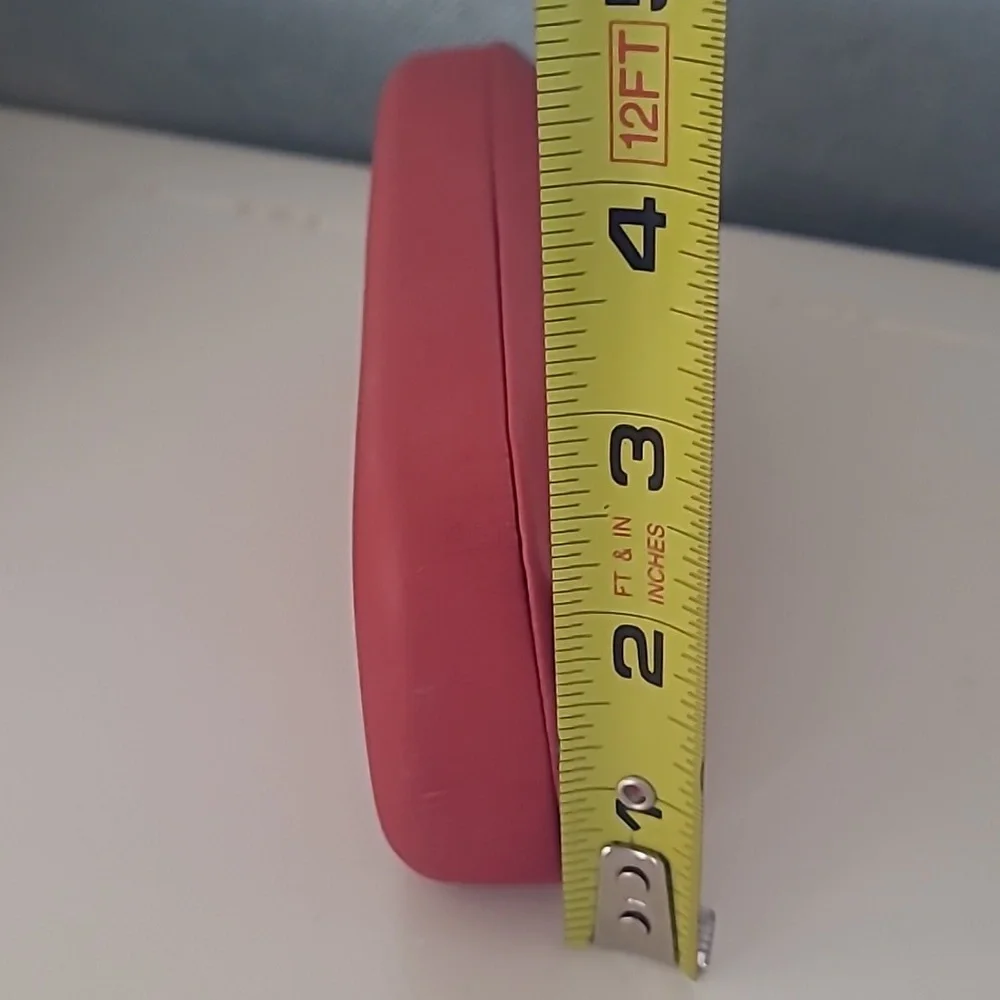 Elizabeth Arden Red Sunglasses Clamshell Case